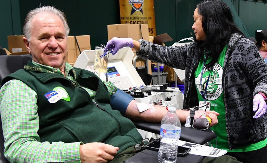 Chief Baker donates blood at the 2019 49ers4Life drive