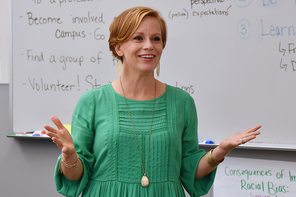 Professor Heather Coffey wins Board of Governors 2021 Excellence in Teaching Award