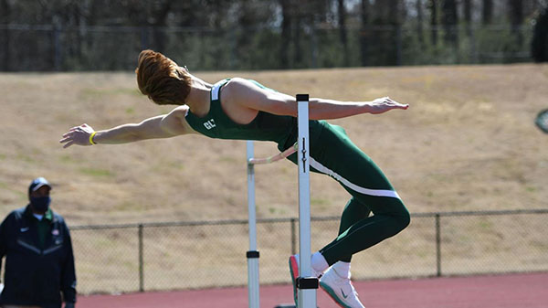 49ers Track and Field team posts seven event wins on first day of Charlotte Invitational