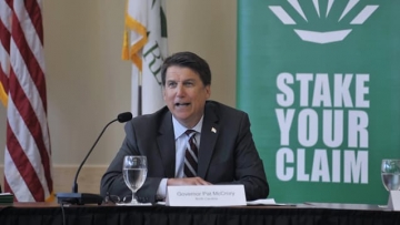 Gov. McCrory leads roundtable discussion