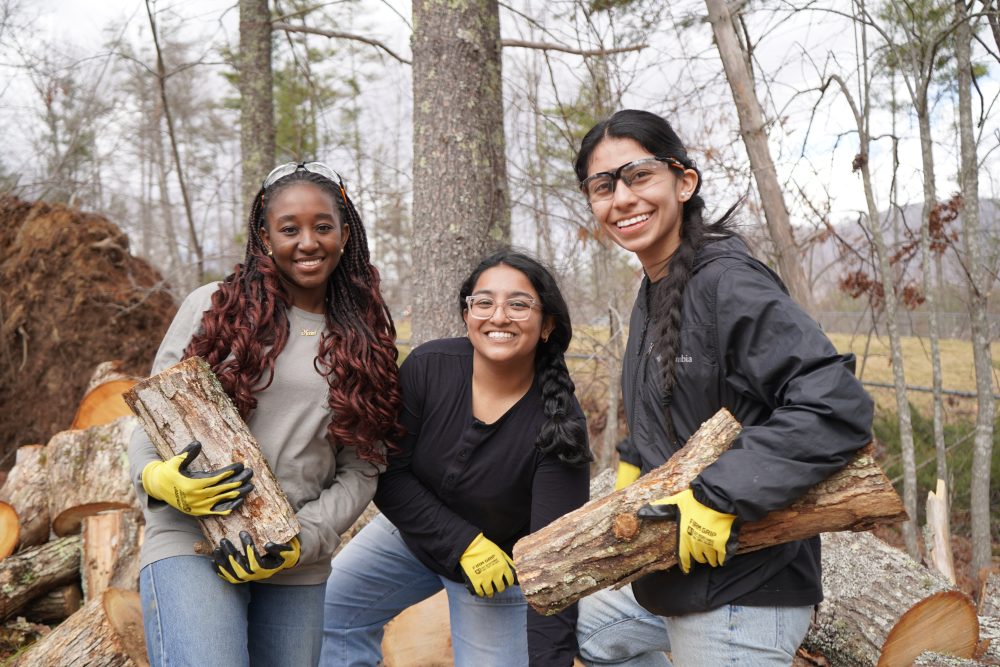 Levine Scholars volunteering with Habitat for Humanity