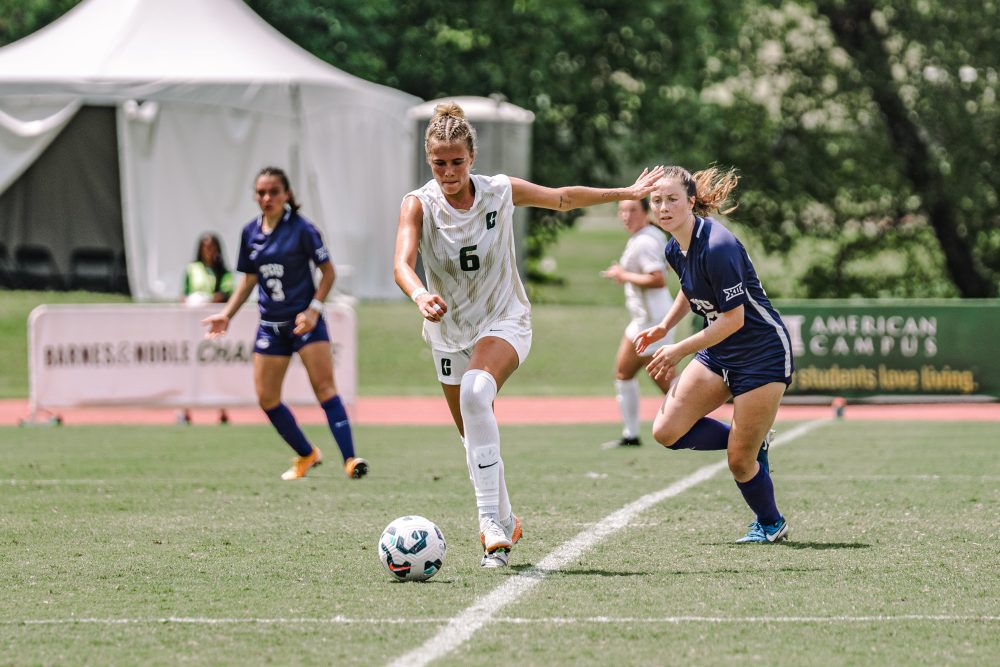 Charlotte women's soccer player Macey Bader ’24