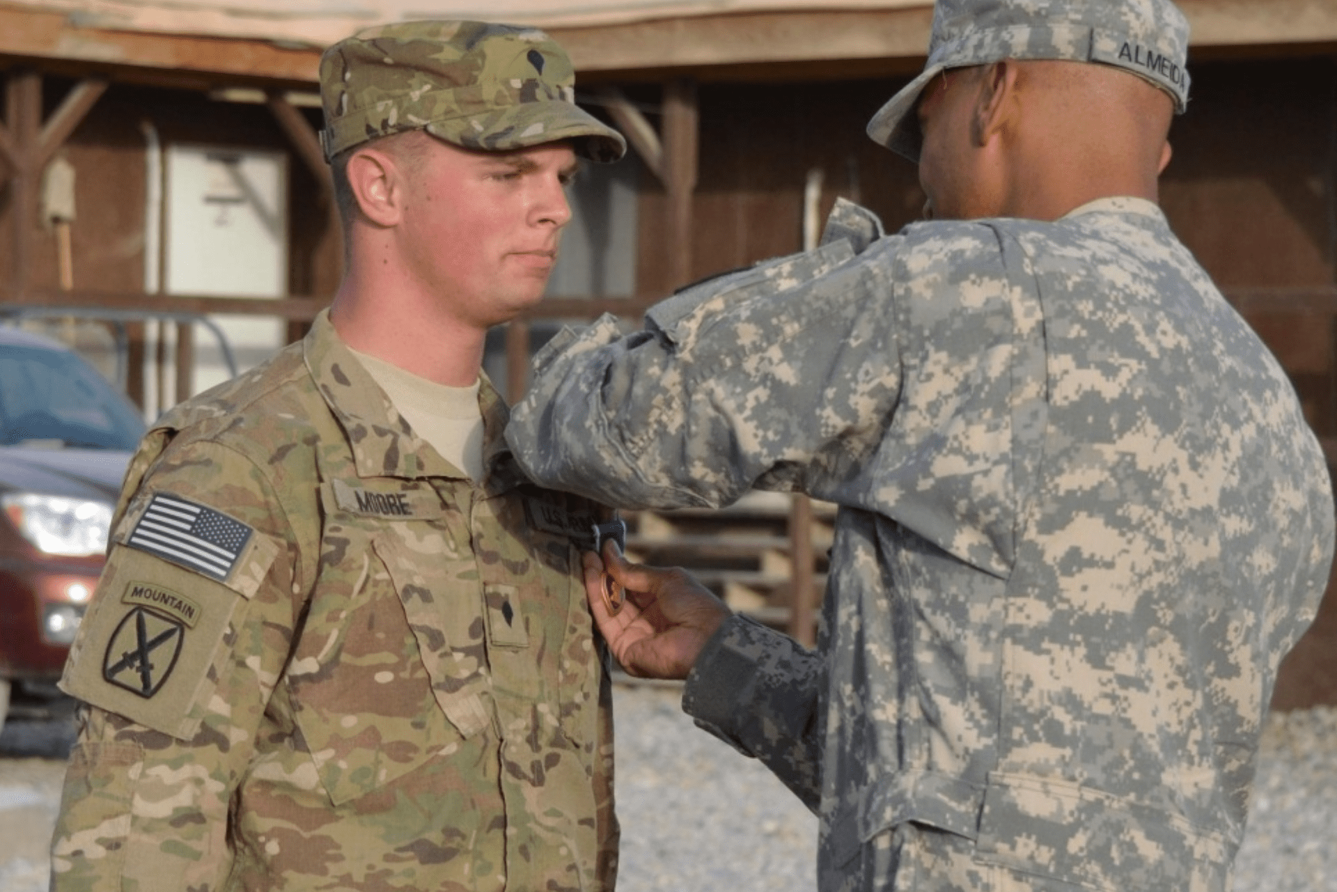Steve Moore receiving the Purple Heart medal