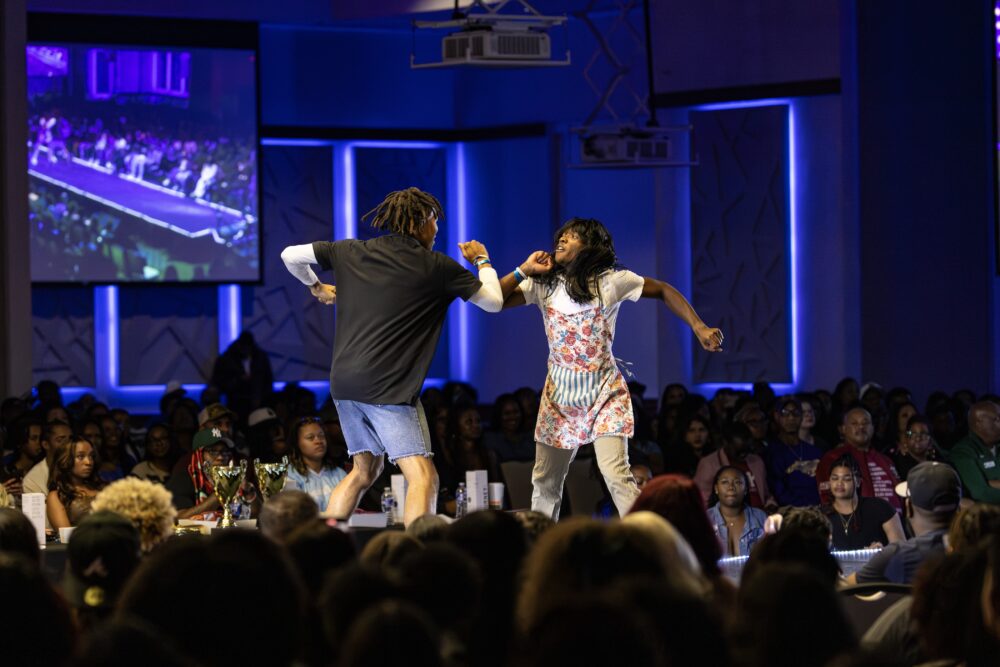 Homecoming stroll show
