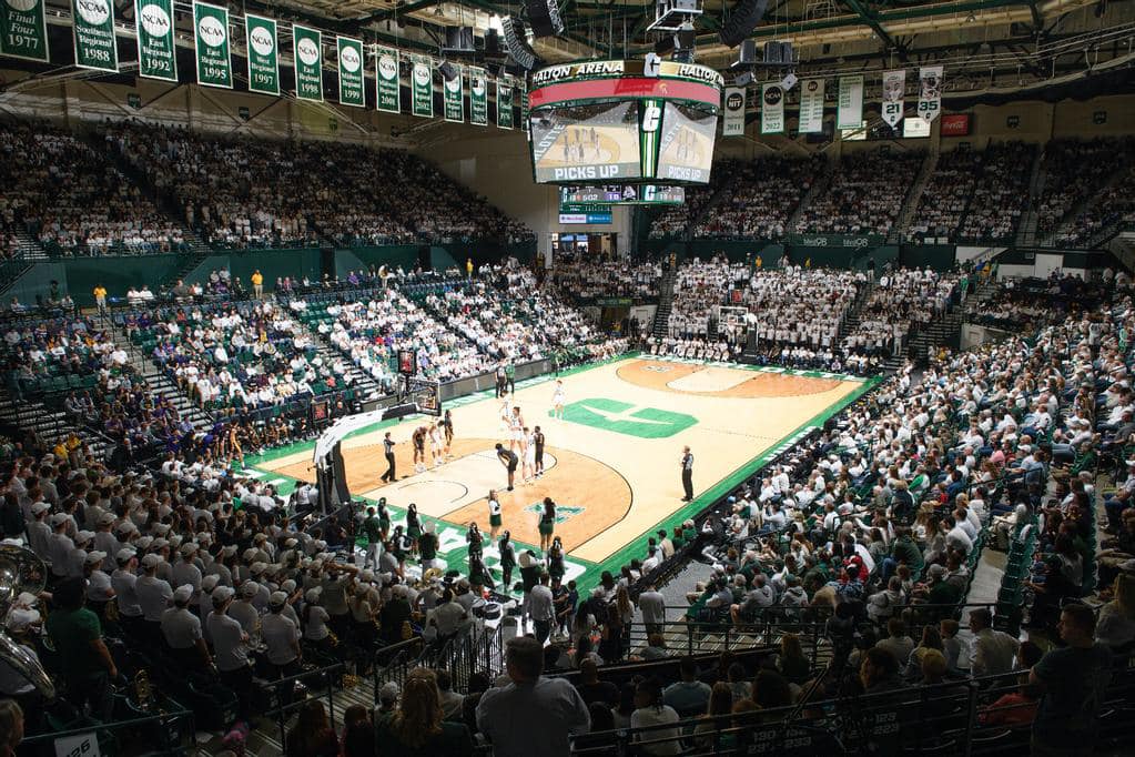 Sellout crowd in Halton Arena