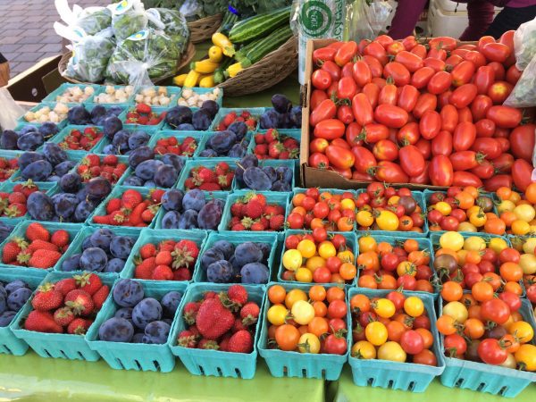 Photo of fruit at a farmer's market