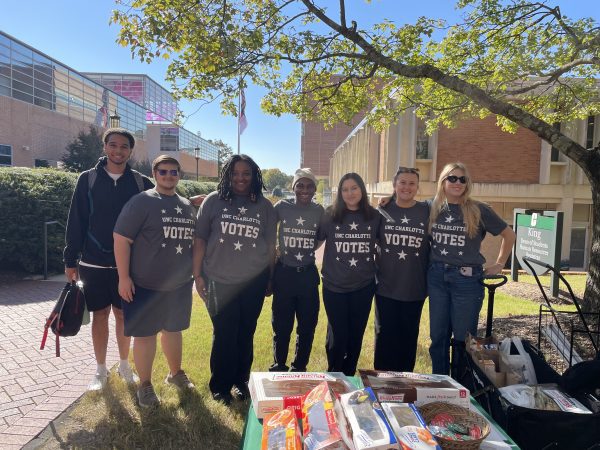 Niners at the Donut Forget to Vote event