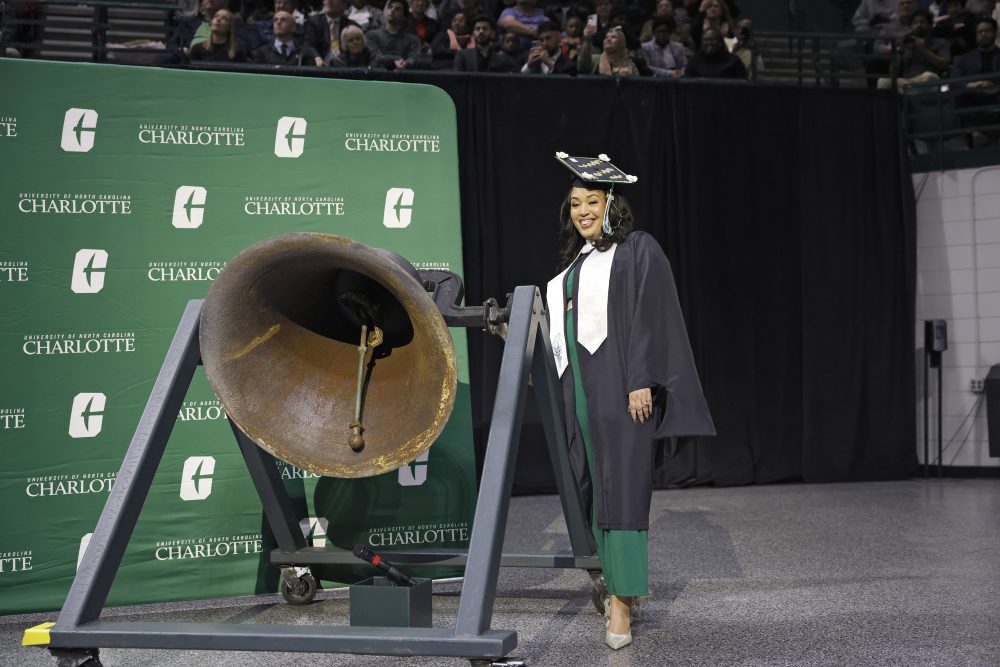 Syreeta Taylor rings the old bell