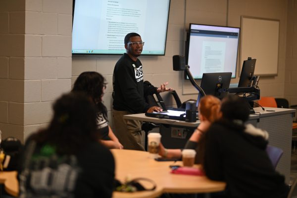 Chris Walls in 49er First Learning Community seminar