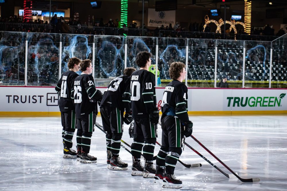 Club Ice Hockey Outdoor Game - Main