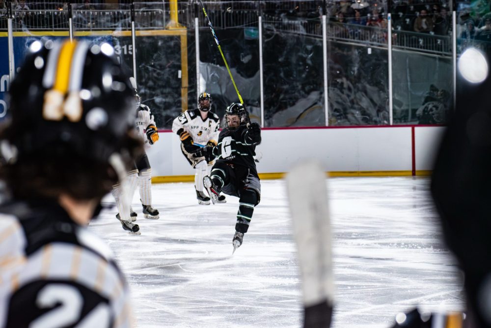 Club Ice Hockey Outdoor Game - gallery 1