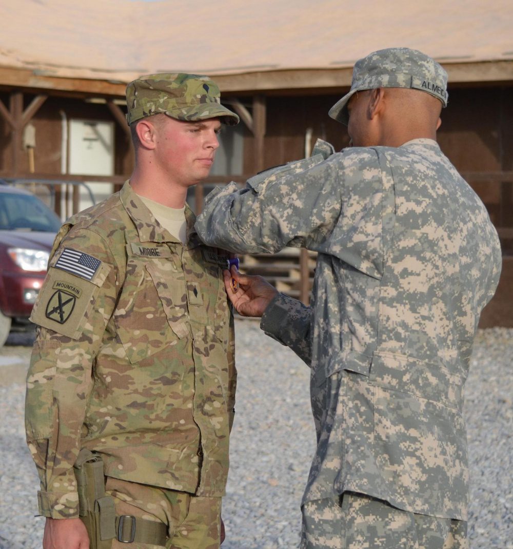 Steve Moore receiving the Purple Heart
