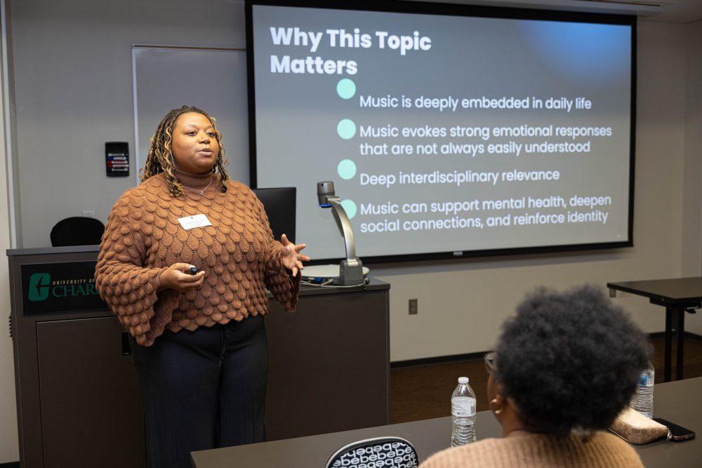Student presents at Honors Symposium