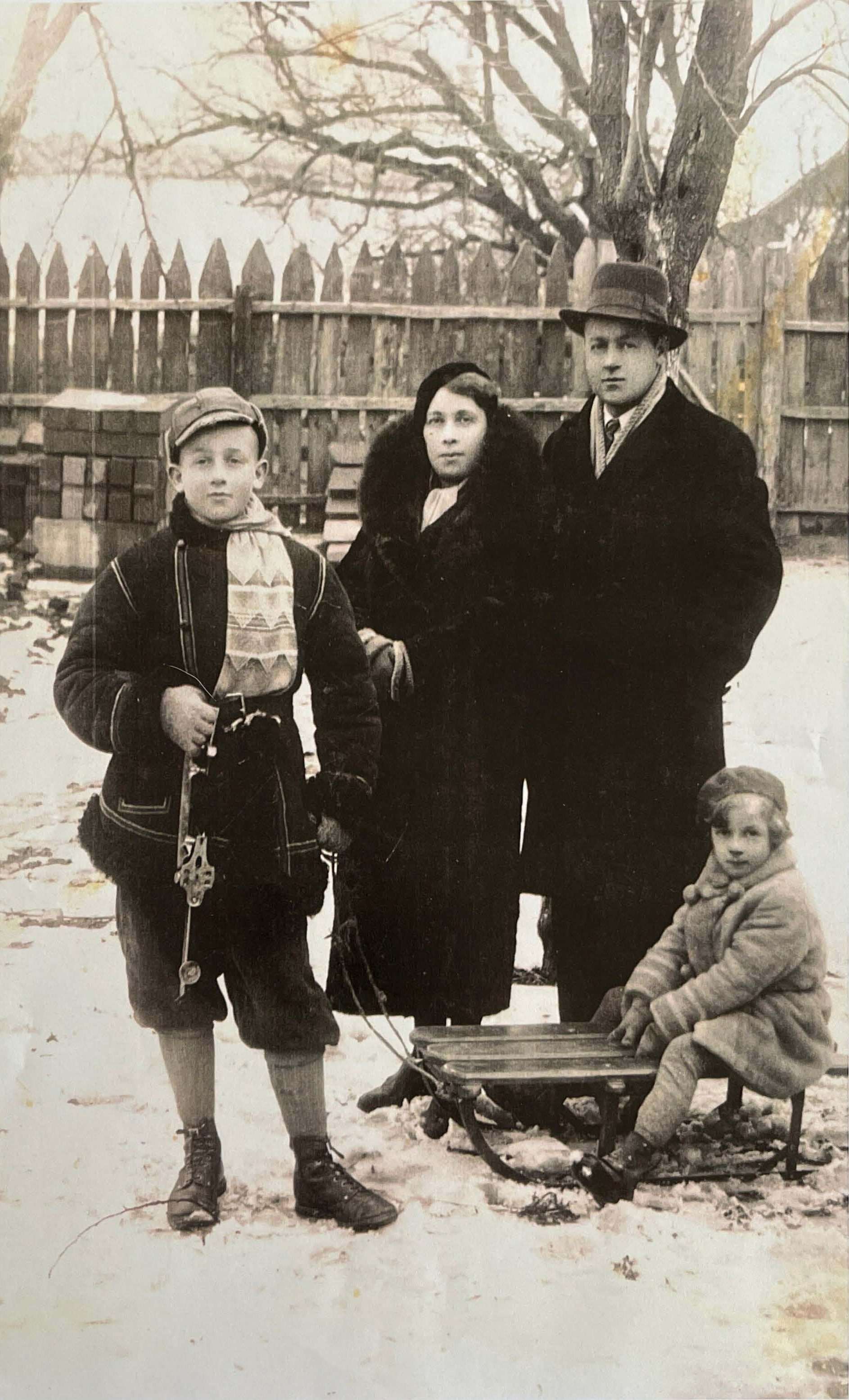 Gildenman Family Family photo of the Gildenman in the snow