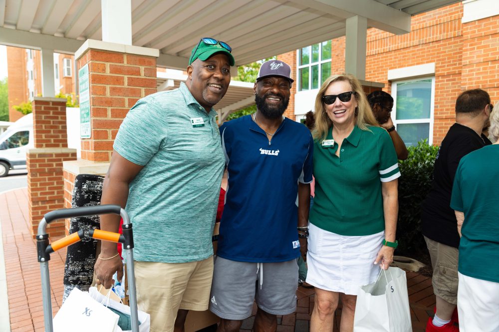 chancellor and vice chancellor on move-in day